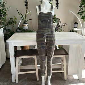 Z supply ladies camo overalls 60% cotton 40% polyester with pockets
